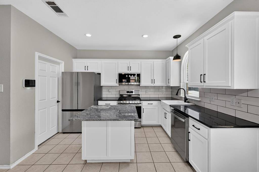 55 N Highland Drive, Sanger, TX 76266