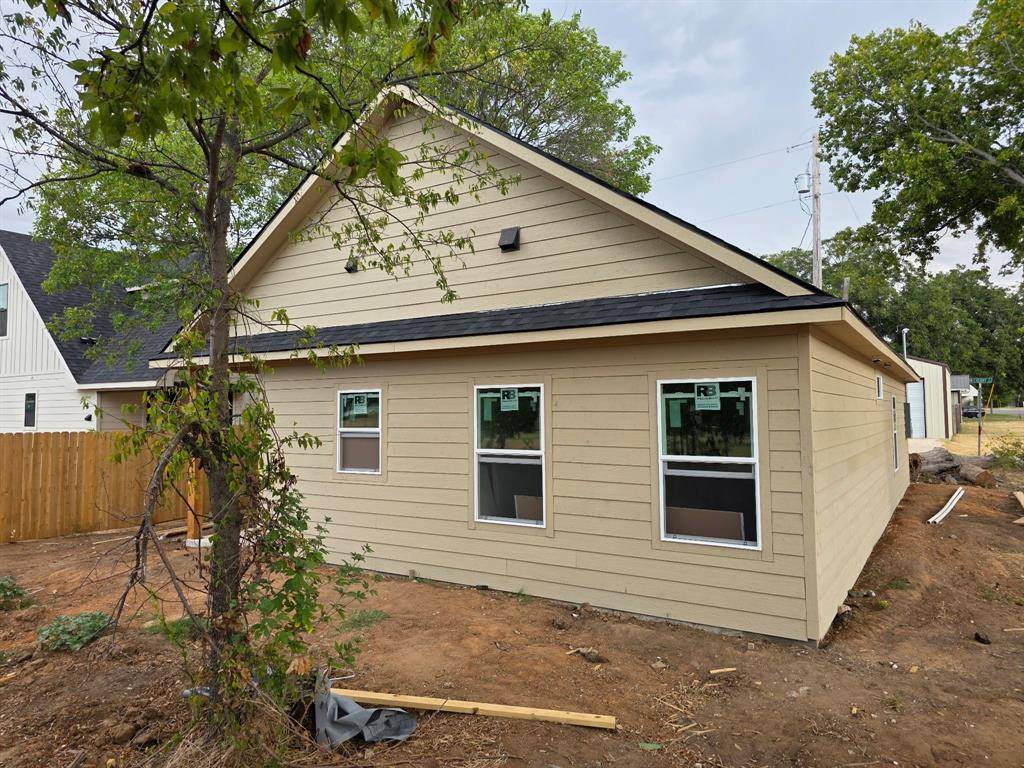 201 W Cherry Street, Nocona, TX 76255
