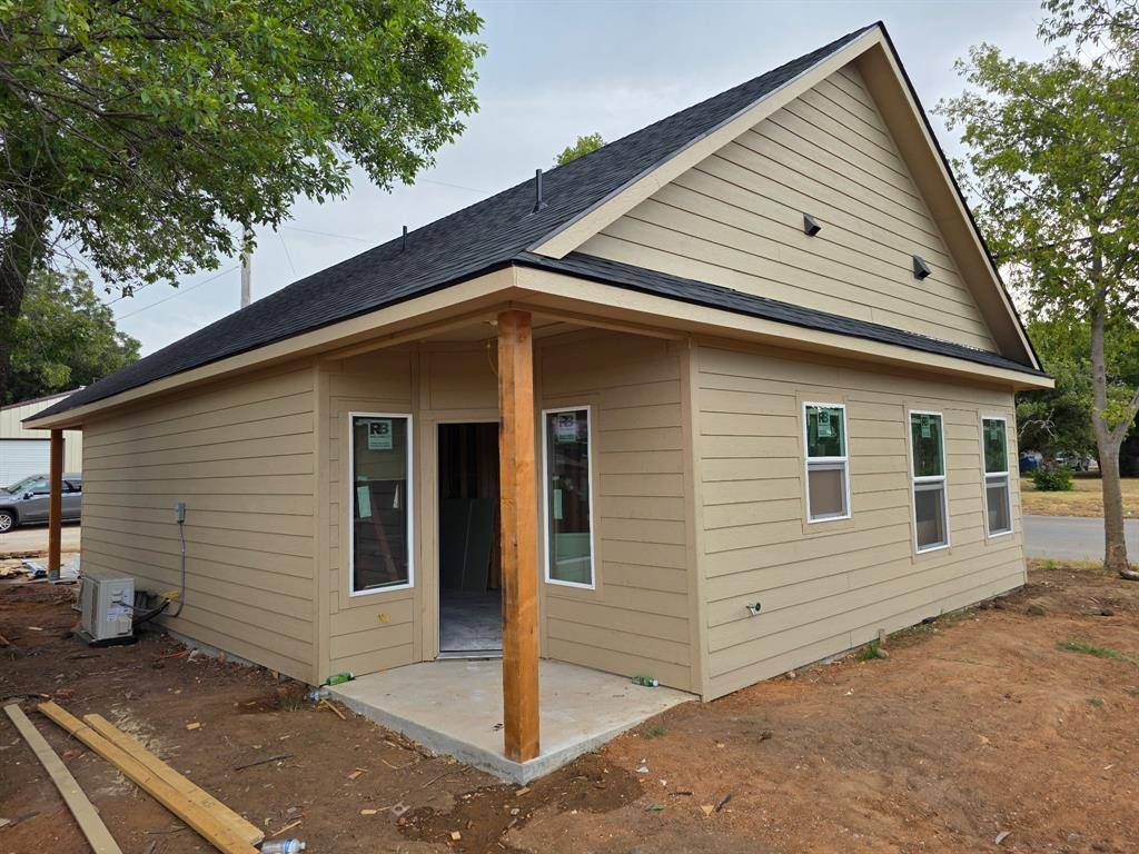 201 W Cherry Street, Nocona, TX 76255