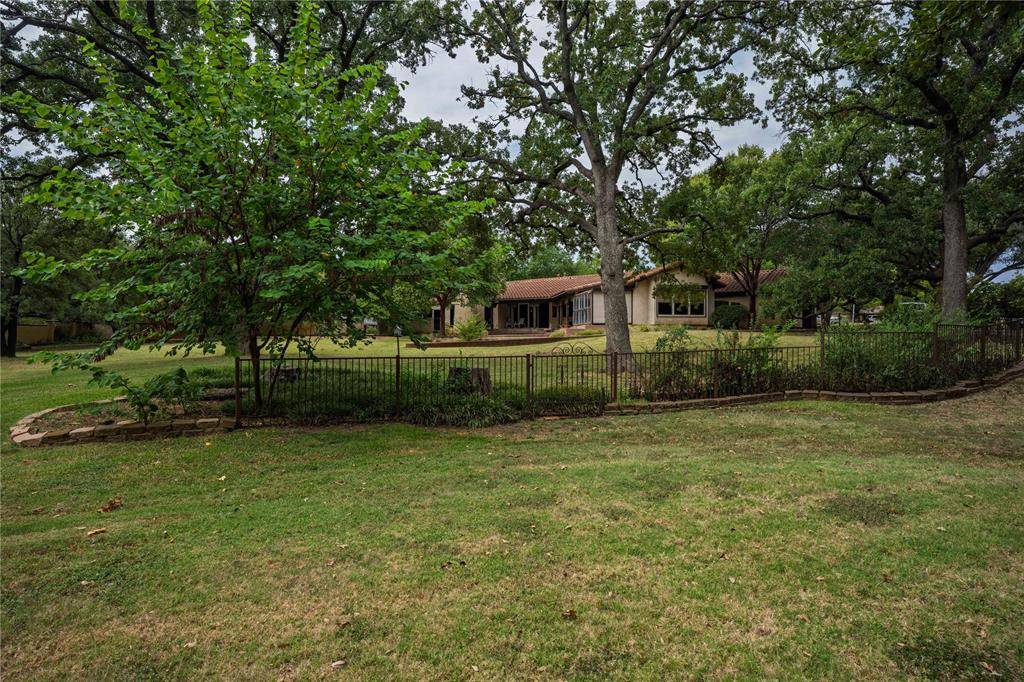 103 Red Oak Lane, Flower Mound, TX 75028