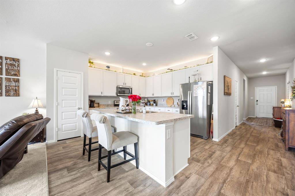 1017 Waverly Drive, Van Alstyne, TX 75495