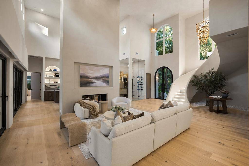 8215 San Cristobal Drive, Dallas, TX 75218