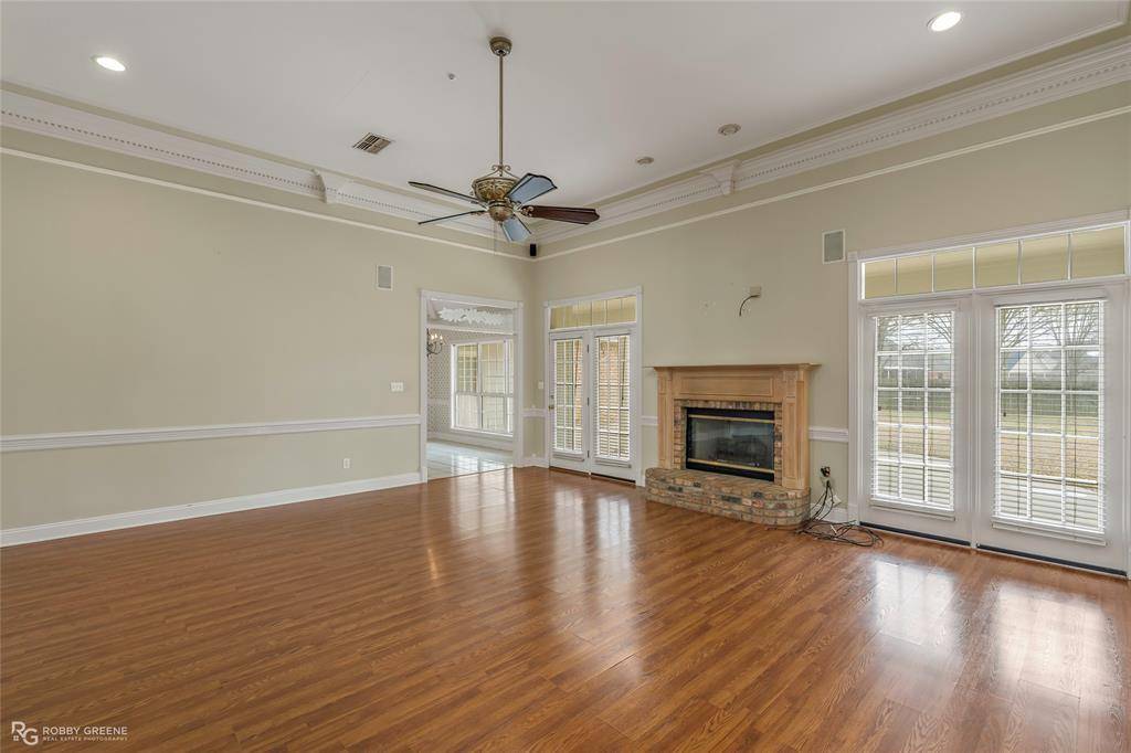 304 Tealwood Drive, Bossier City, LA 71111