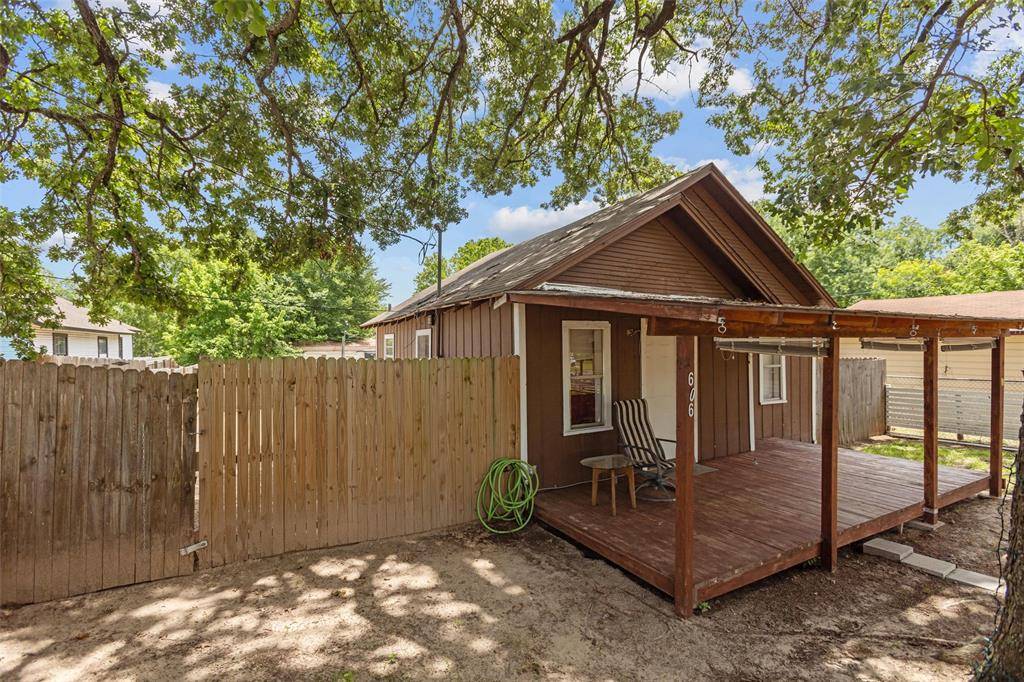 606 N Needmore Street, Athens, TX 75751