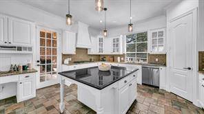 1555 Hunterglenn Drive, Aledo, TX 76008