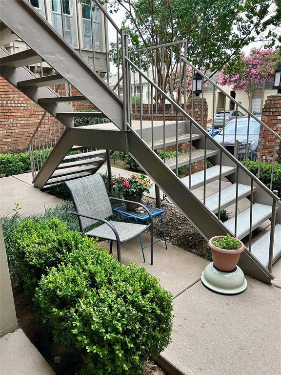 15922 Stillwood Street #1074, Dallas, TX 75248