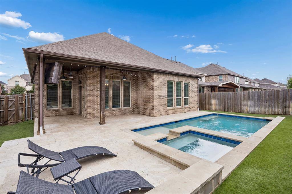 908 Mist Flower Drive, Little Elm, TX 75068