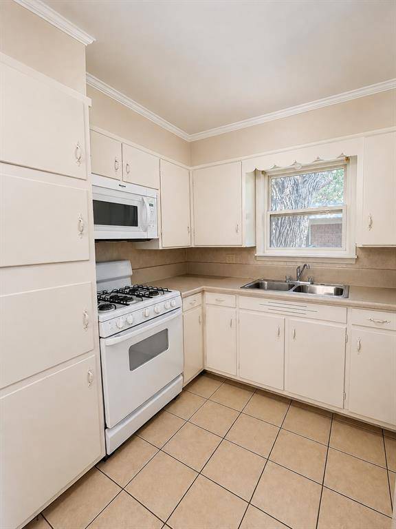 517 N LYDIA, Stephenville, TX 76401