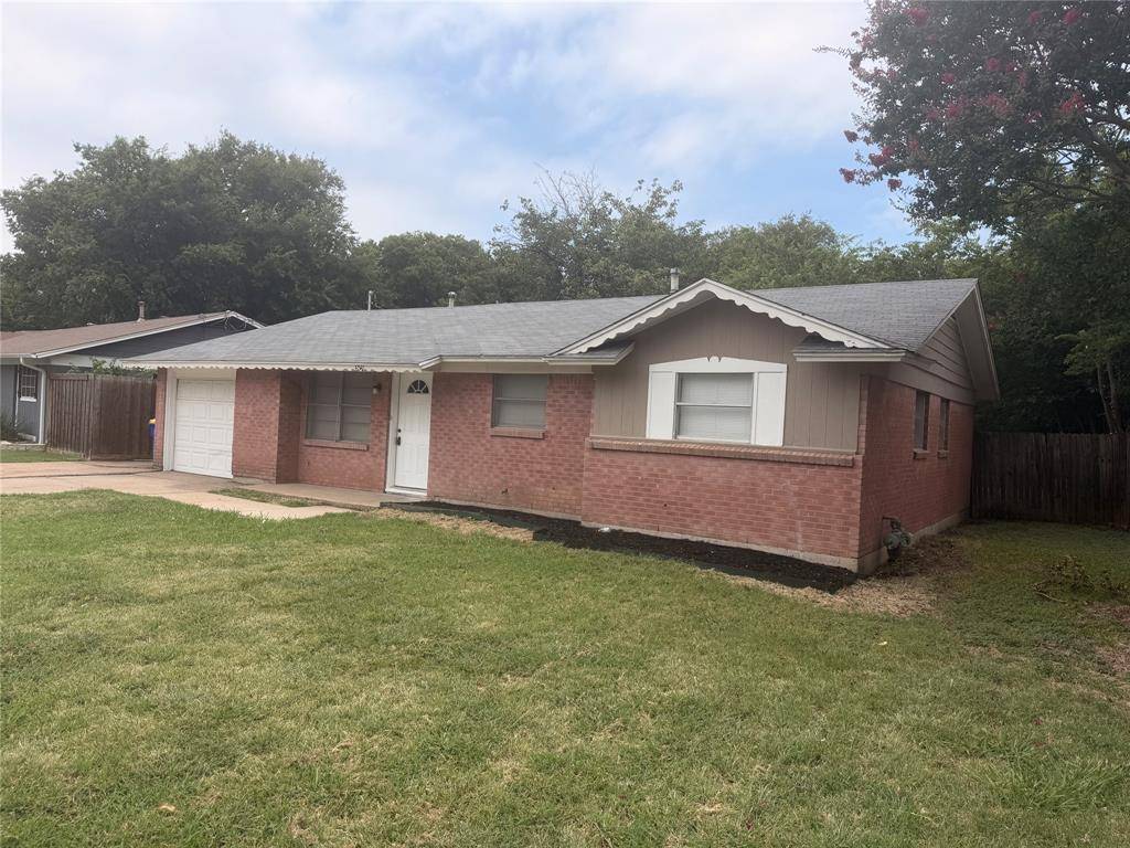 6541 Avalon, Watauga, TX 76148