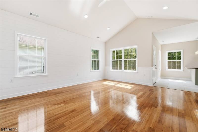 32 Gabriella Cir, Manchester Twp., NJ 08759