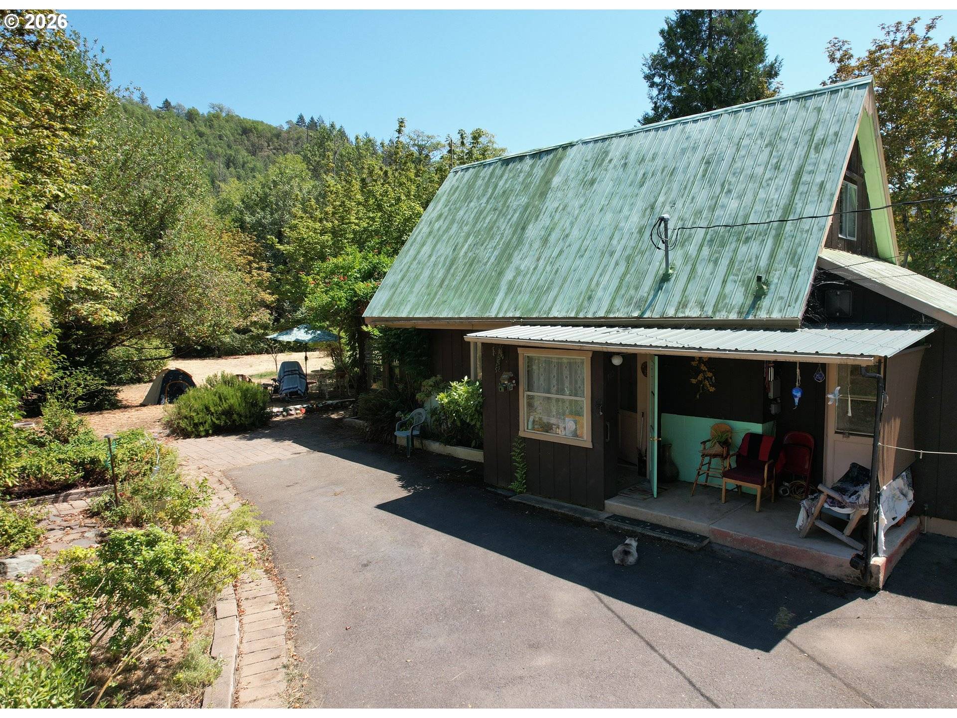 183 ECKLUND ST, Canyonville, OR 97417