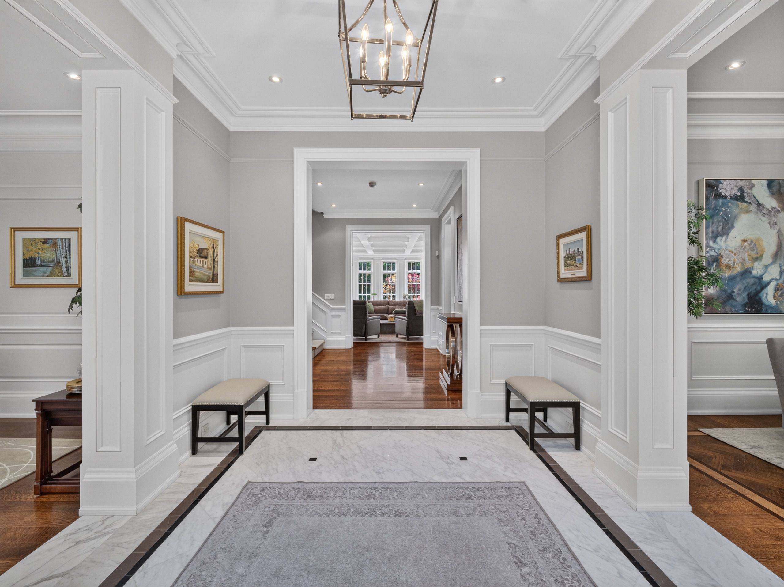 21 Don Ridge DR, Toronto C12, ON M2P 1H3