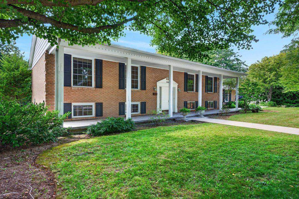 2148 Kerns RD, Burlington, ON L7P 2W3