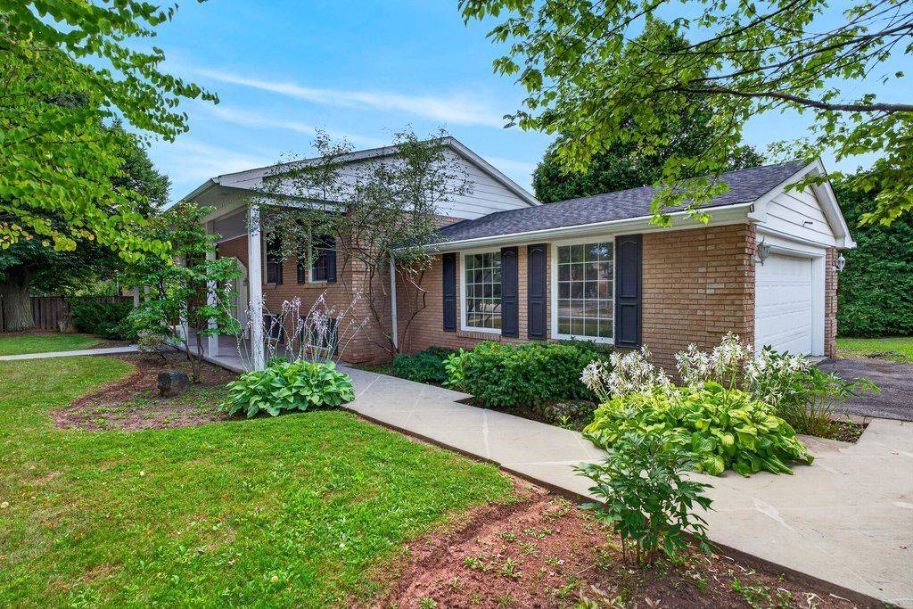 2148 Kerns RD, Burlington, ON L7P 2W3