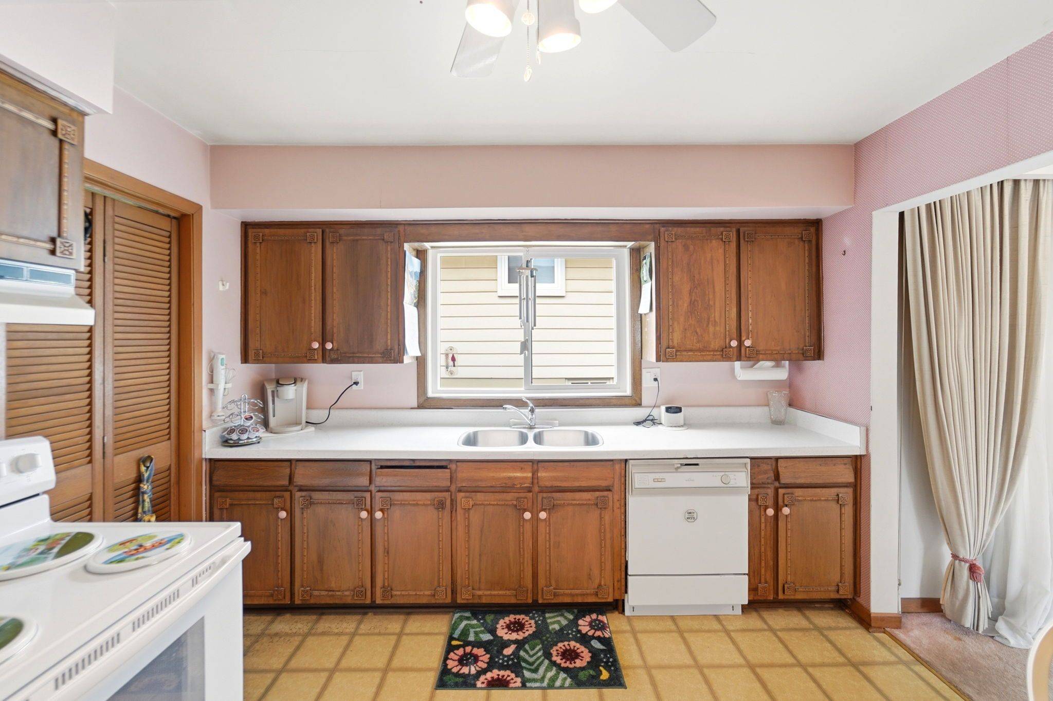 491 Shannon CRES, Burlington, ON L7L 2R6