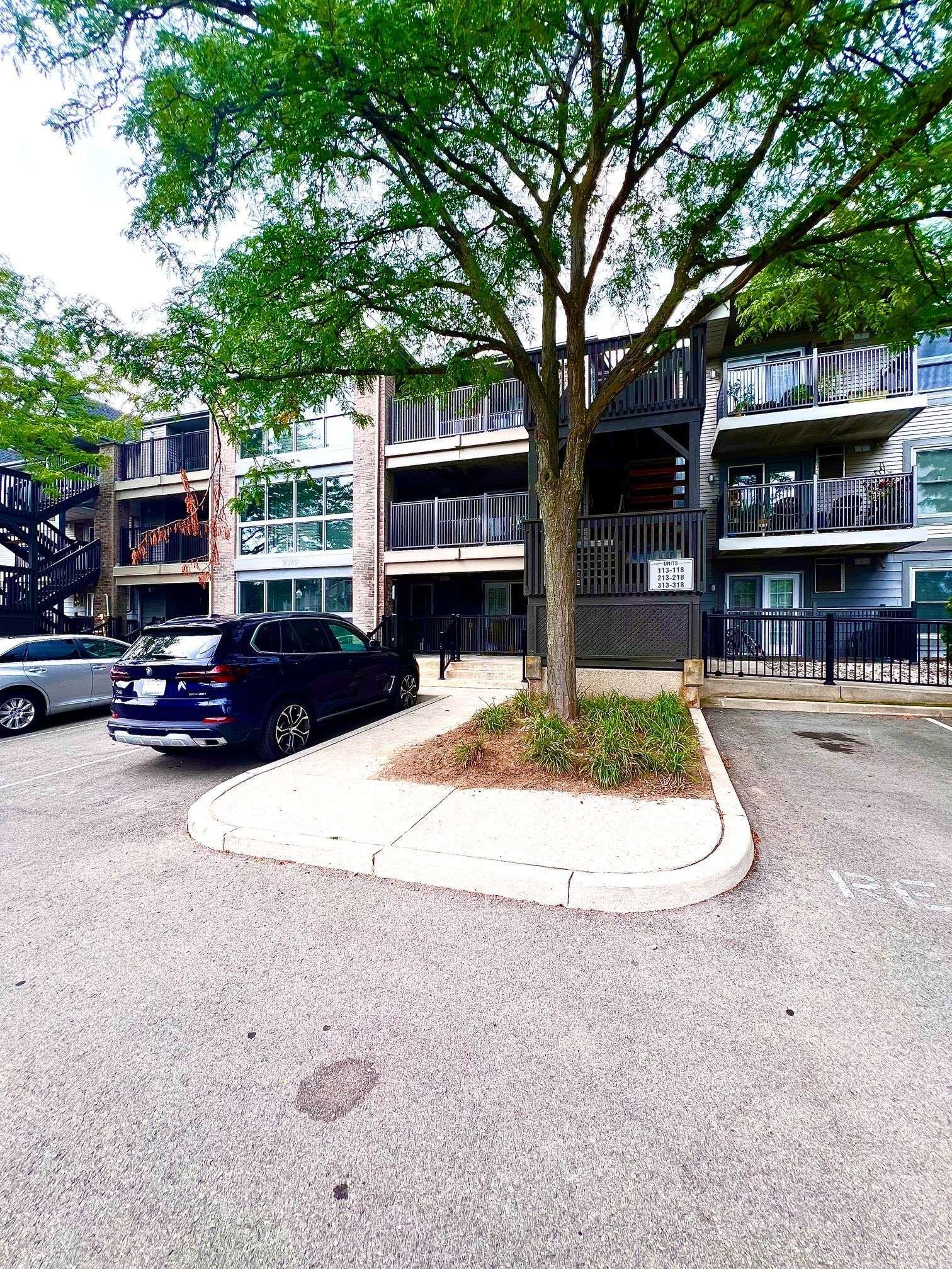 2040 Cleaver AVE #115, Burlington, ON L7M 4C4