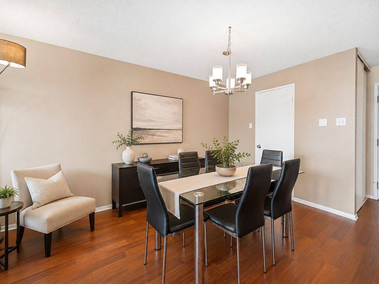 4205 Shipp DR #404, Mississauga, ON L4Z 2Y9