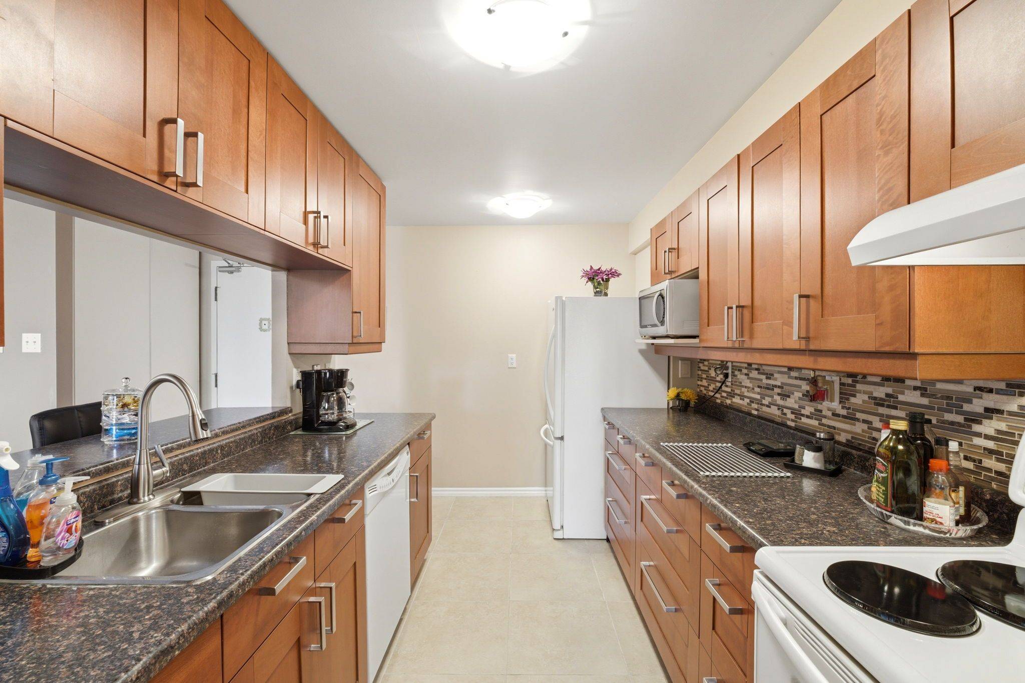 4205 Shipp DR #404, Mississauga, ON L4Z 2Y9