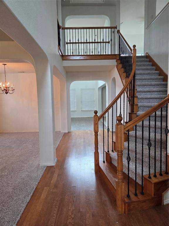 662 OAK CREEK Drive, Cedar Hill, TX 75104
