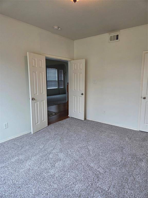 662 OAK CREEK Drive, Cedar Hill, TX 75104