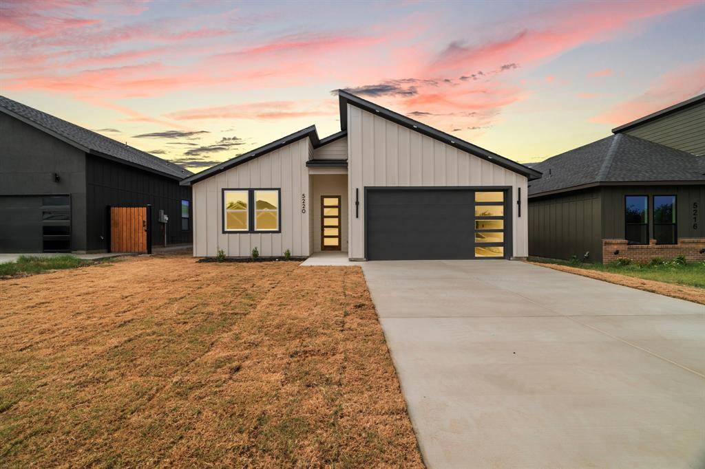 5220 Farnsworth Avenue, Fort Worth, TX 76107