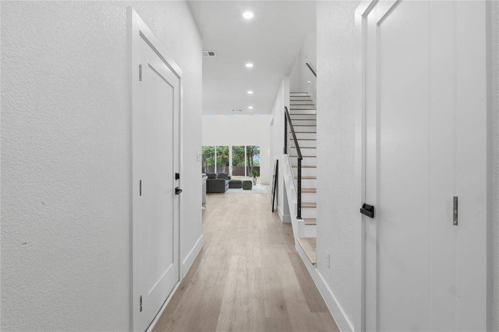 3905 Blue Ridge Boulevard, Dallas, TX 75233