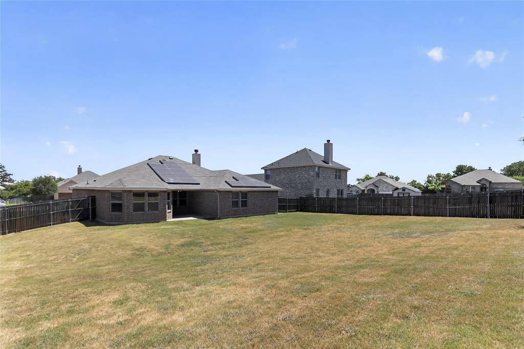 7526 Park Avenue, Forest Hill, TX 76140