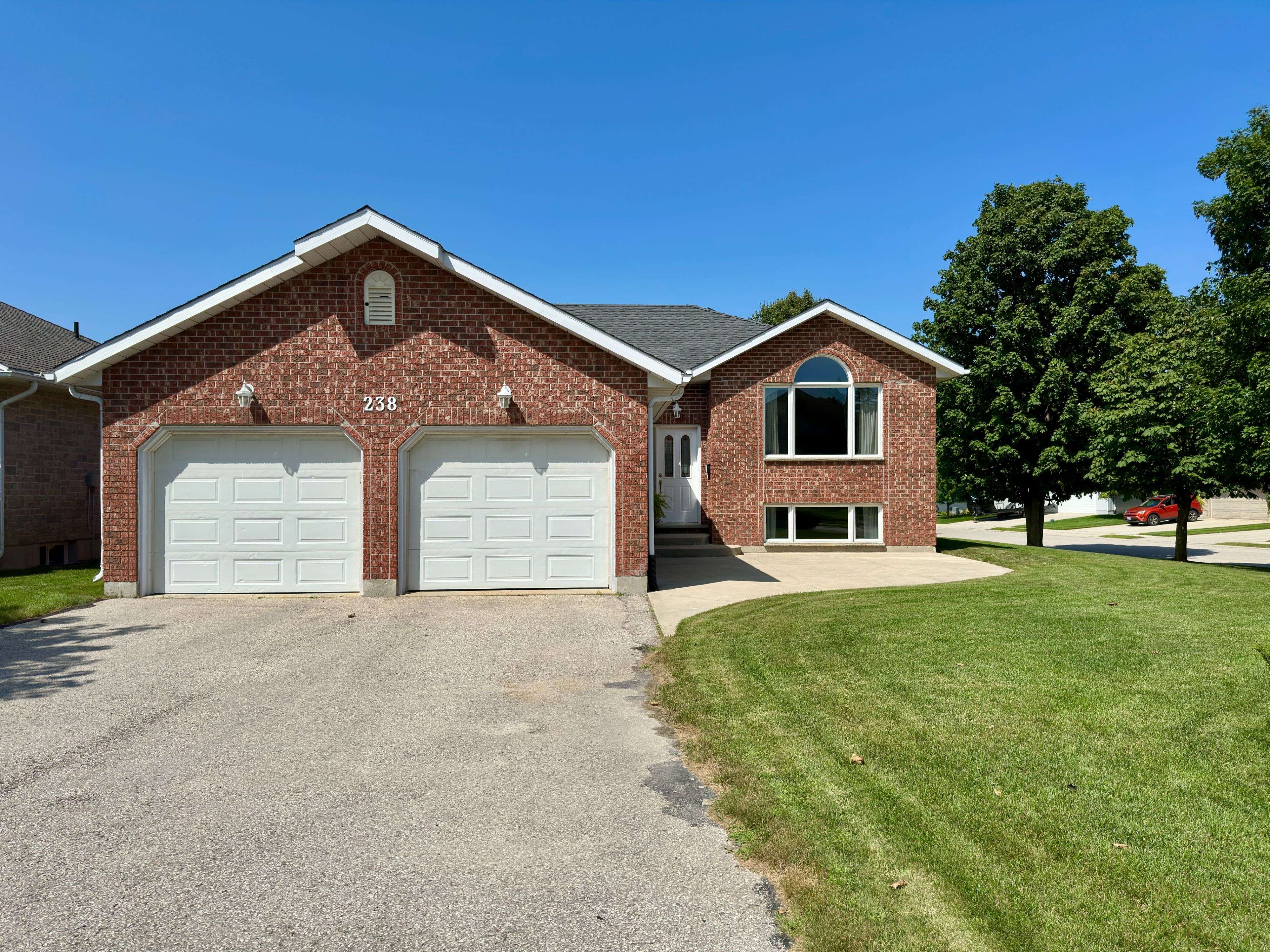 238 4th Street CRES, Hanover, ON N4N 3S2
