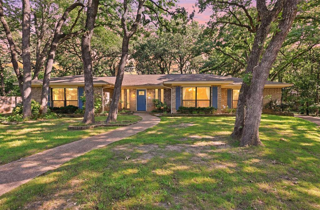 2108 Edgewood Court, Arlington, TX 76013