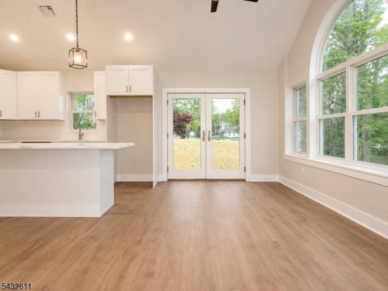 7 Lorettacong Dr, Jefferson Twp., NJ 07849