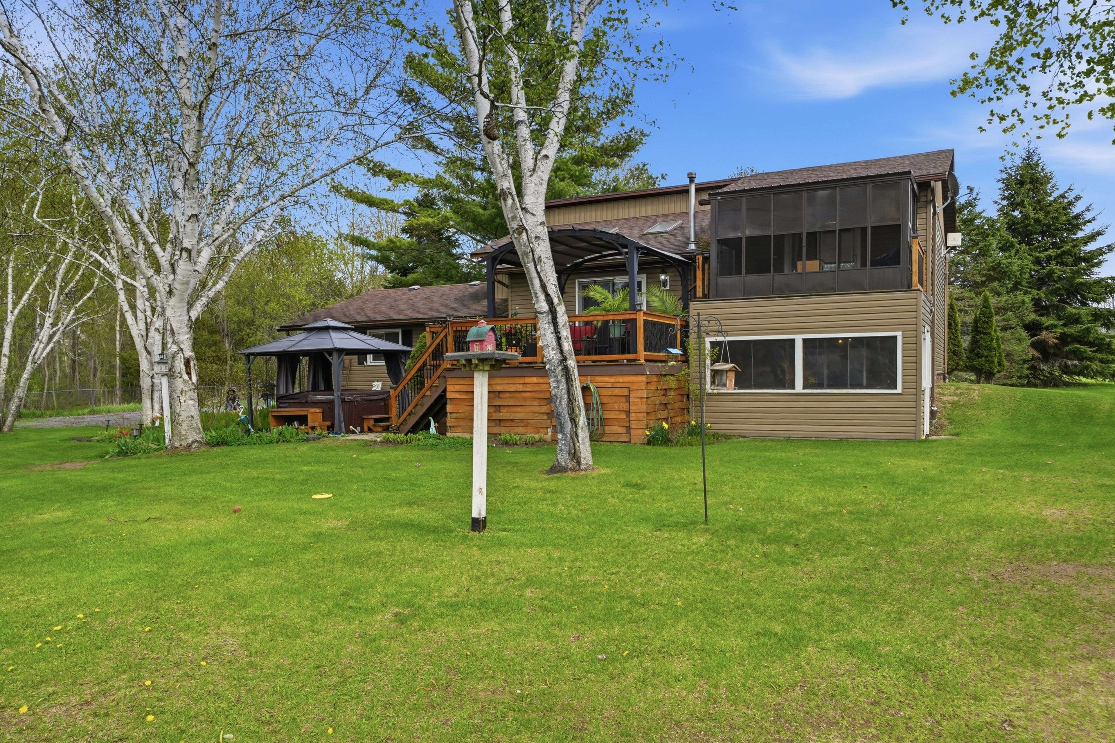 1851 County Rd 9 RD, Greater Napanee, ON K7R 3K8