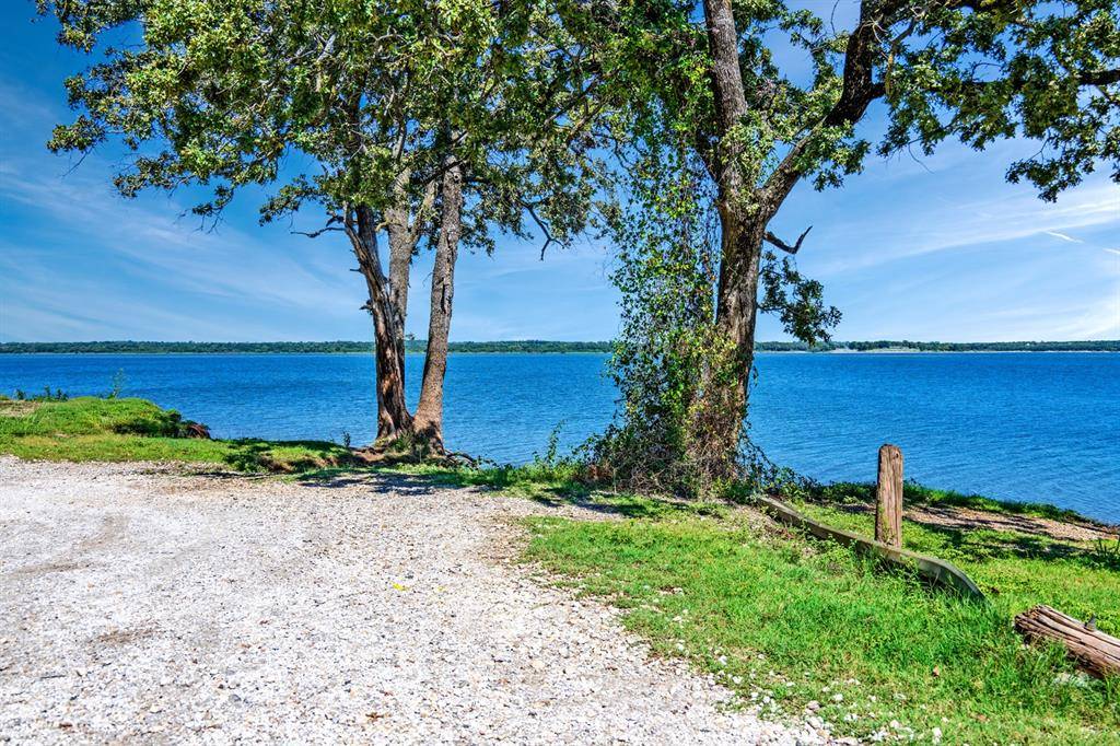 241 Robin Hood Road, Gordonville, TX 76245