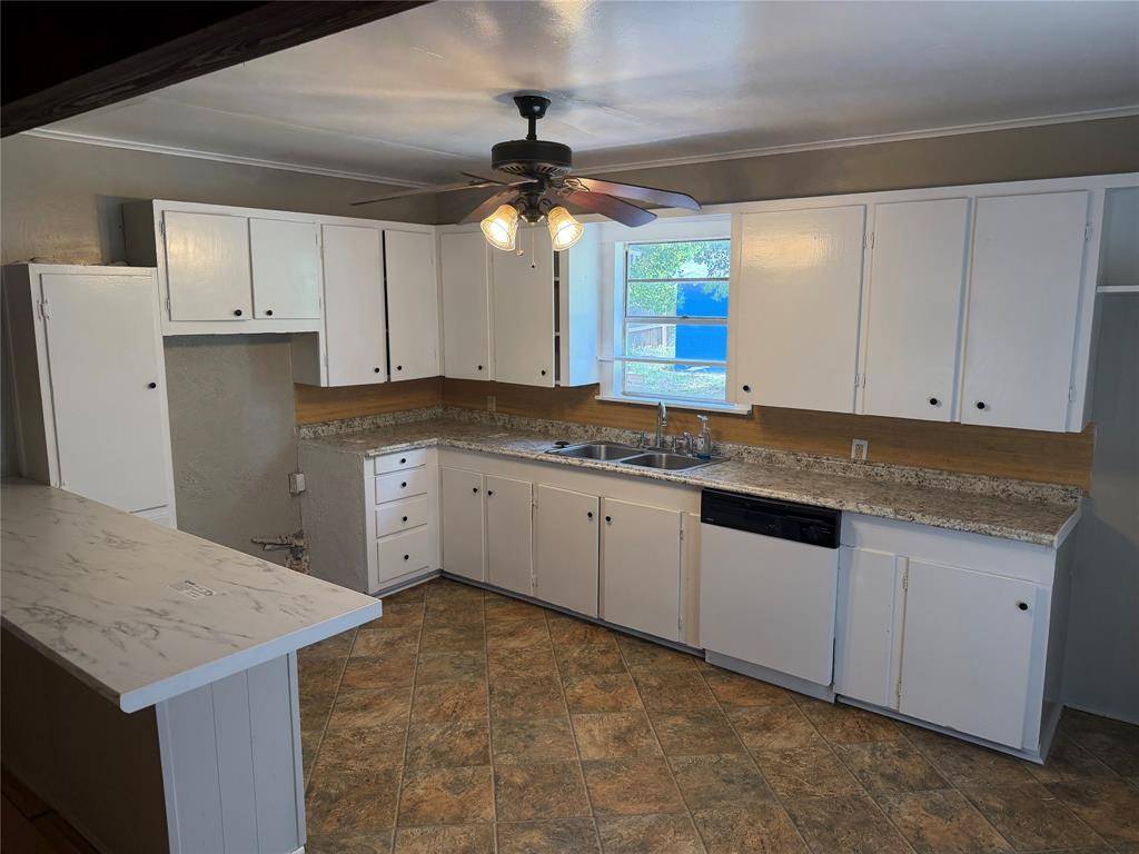 305 E Pliler Precise Road, Longview, TX 75605