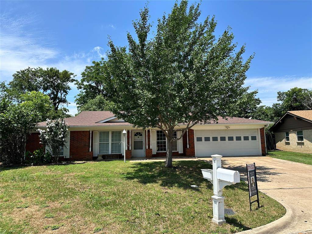 2108 Lejuan Court, Arlington, TX 76010