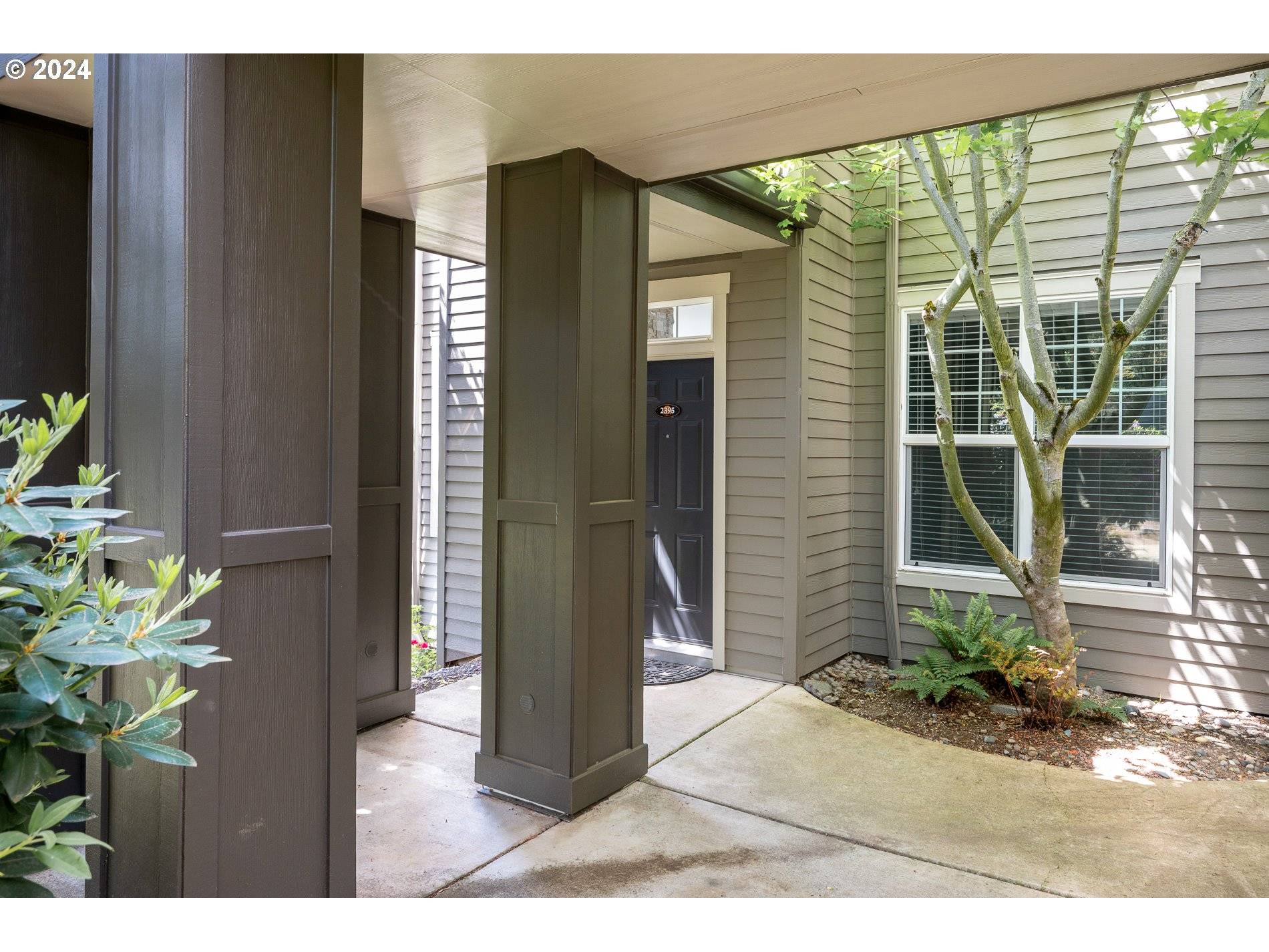 2395 SNOWBERRY RIDGE CT, West Linn, OR 97068
