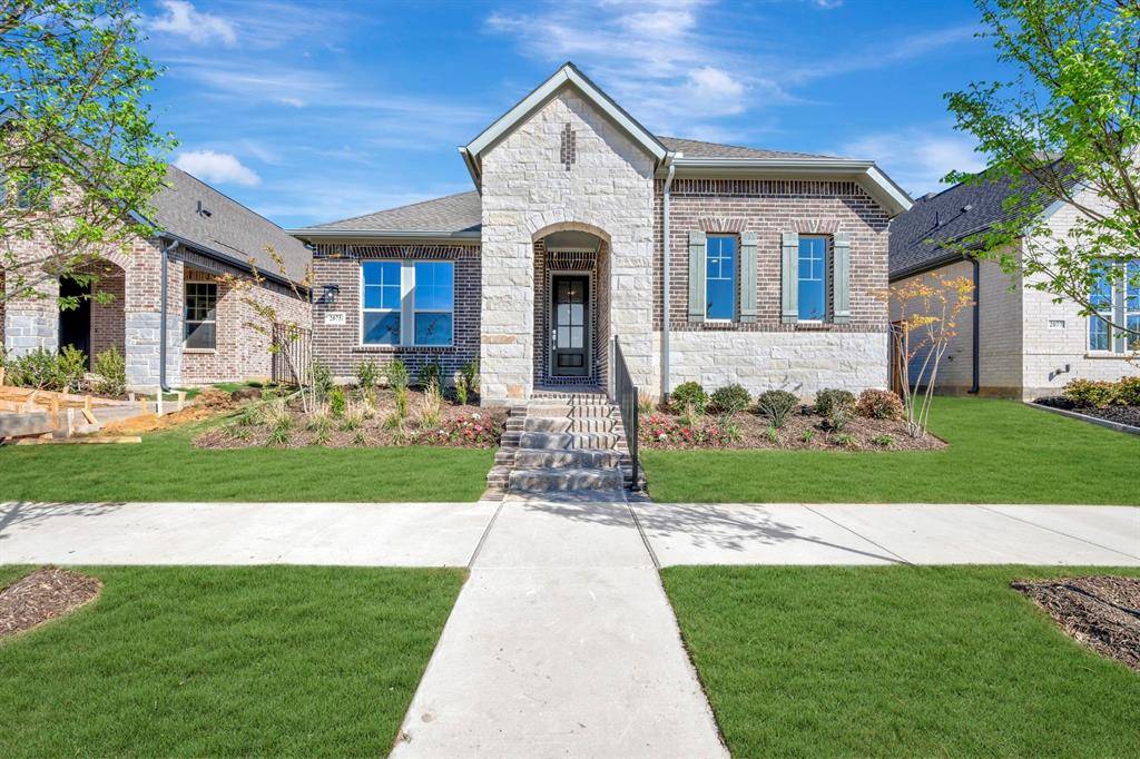 2075 Emerald Grove Drive, Arlington, TX 76005