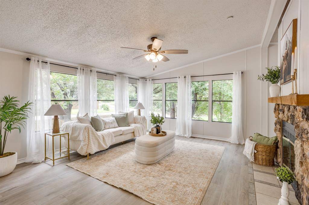 2600 Houston Court, Granbury, TX 76048
