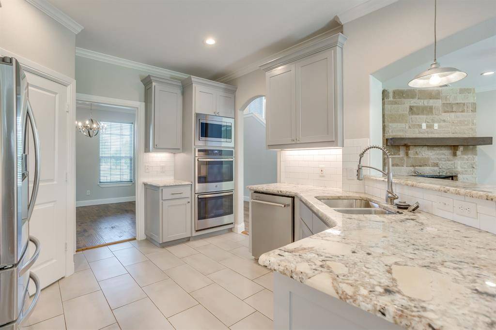 120 War Wagon Circle, Millsap, TX 76066