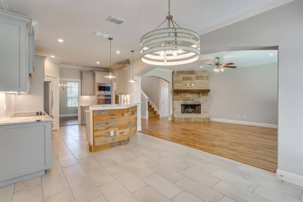 120 War Wagon Circle, Millsap, TX 76066