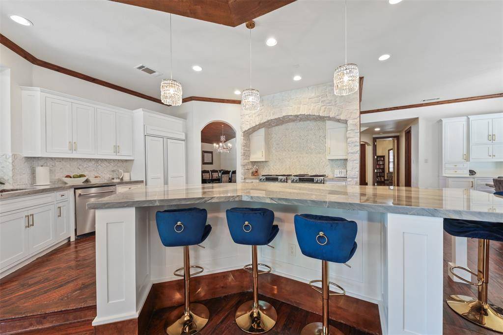 6809 Grand Falls Circle, Plano, TX 75024