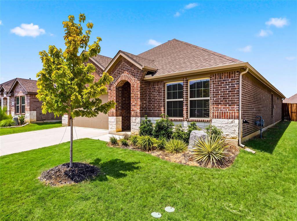 9809 Gooseneck Drive, Aubrey, TX 76227