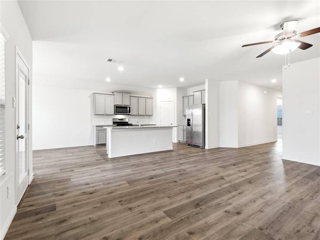 9809 Gooseneck Drive, Aubrey, TX 76227