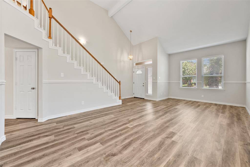 2216 Reverchon Drive, Arlington, TX 76017