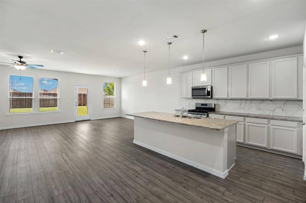 984 Manuel Drive, Fate, TX 75087