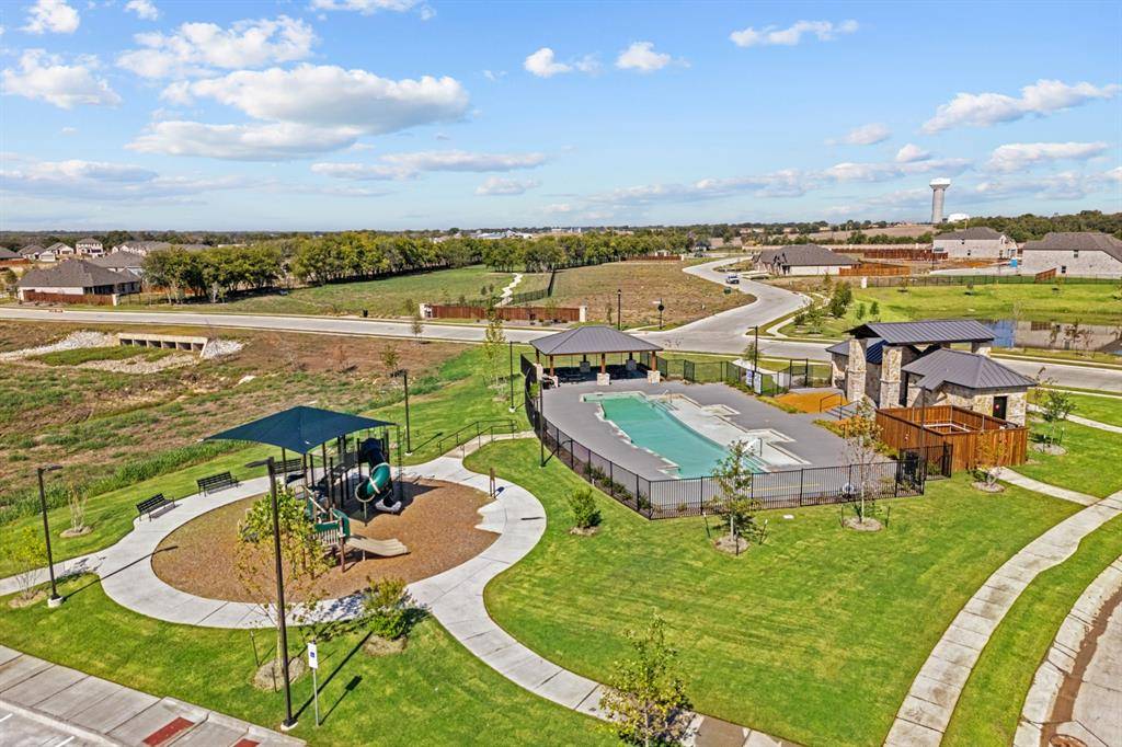 705 Parkside Drive, Justin, TX 76247