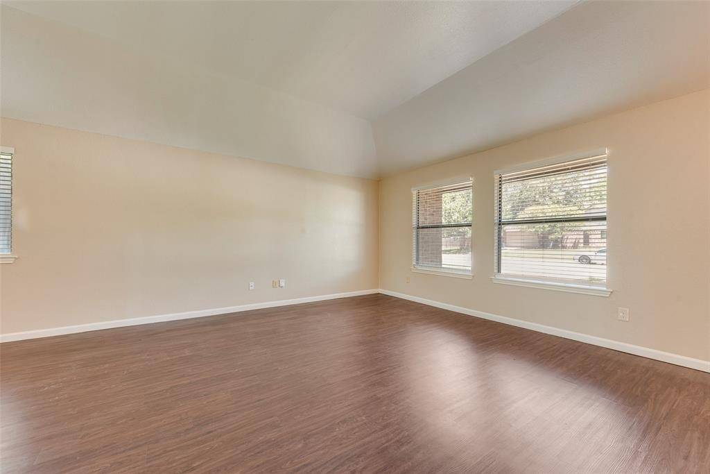 208 E Denton Drive, Euless, TX 76039
