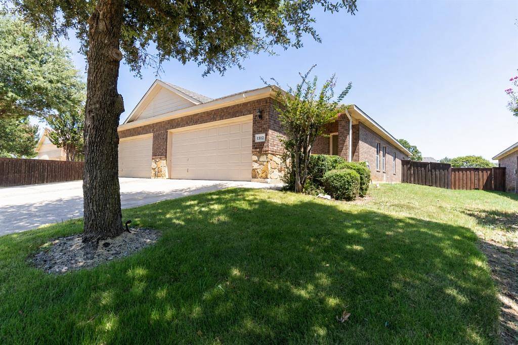 1312 Piedmont Drive, Mansfield, TX 76063