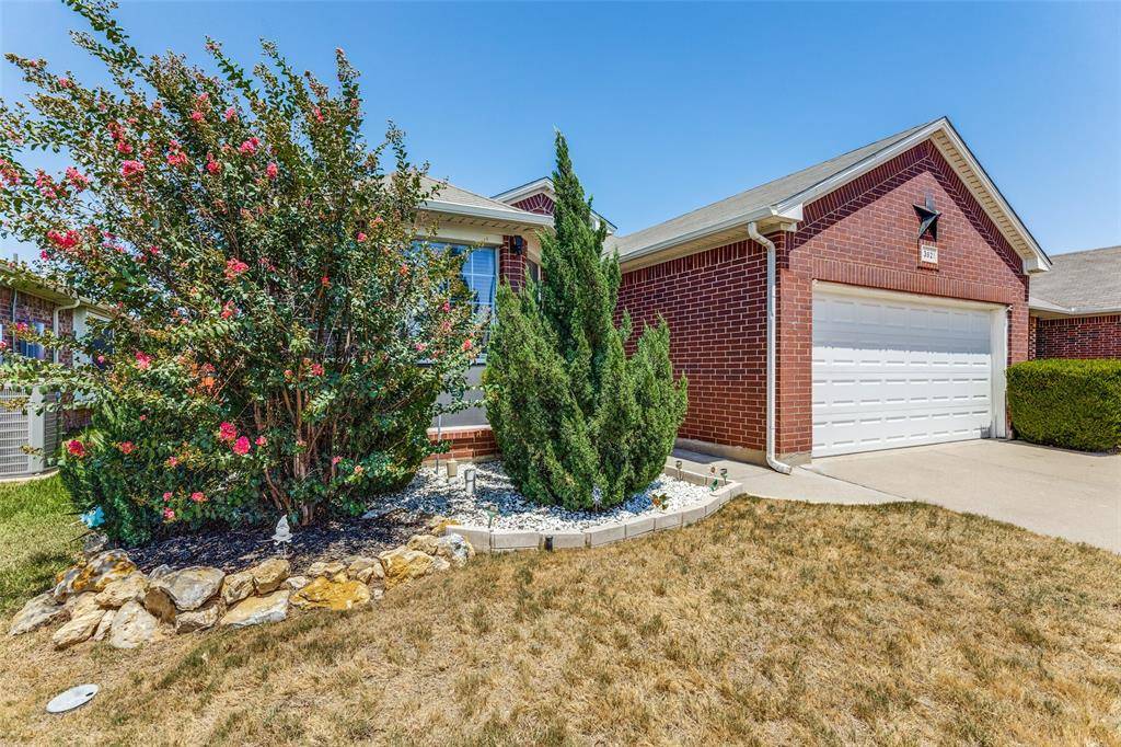 3921 Old Richwood Lane, Fort Worth, TX 76244