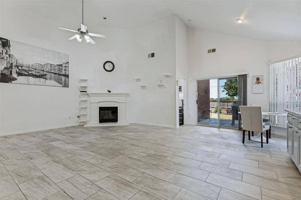 3921 Old Richwood Lane, Fort Worth, TX 76244
