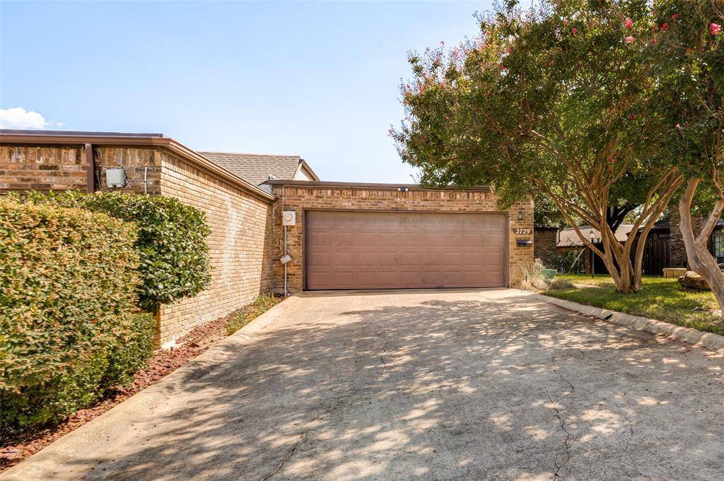 2729 Fairway Park Street, Grand Prairie, TX 75050
